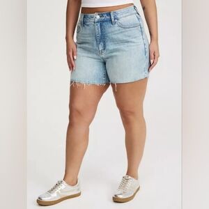 Torrid 💖NWT💖 Size 26 5'' High-Rise Rhinestone Short